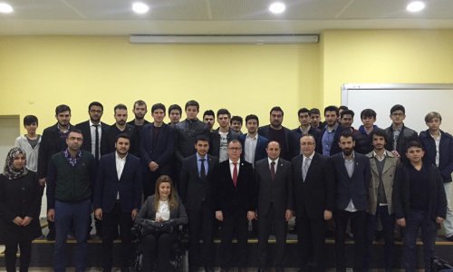 Ismail-Emrah-Karayelin-Yeni-Anayasa-ve-Genclik-konferanslari