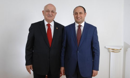 Ismail-Emrah-Karayelin-Meclis-Baskanina-tebrik-ziyareti